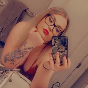 Meet your Posher, Claudia